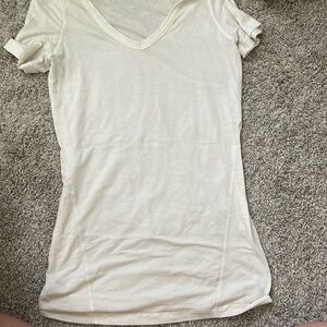 Lululemon Athletica Cream Fitted Short Sleeve Tee